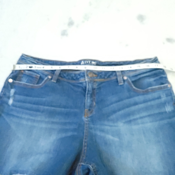 APT 9 Women’s Size 14 Stretch Denim Jean Cut Off Short Blue Mid Rise Medium Wash - Picture 7 of 9
